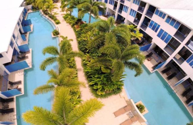Sikari Lagoons pool area