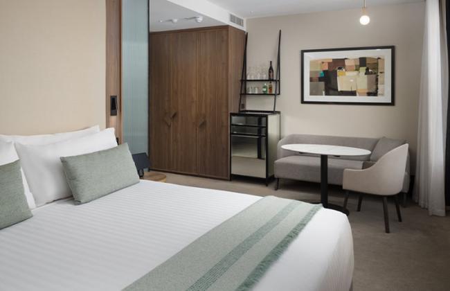Oval Hotel